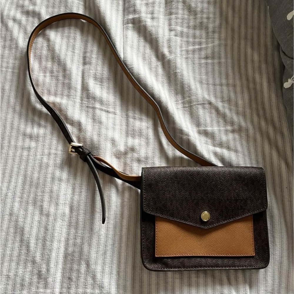 EUC  Michael Kors fanny pack